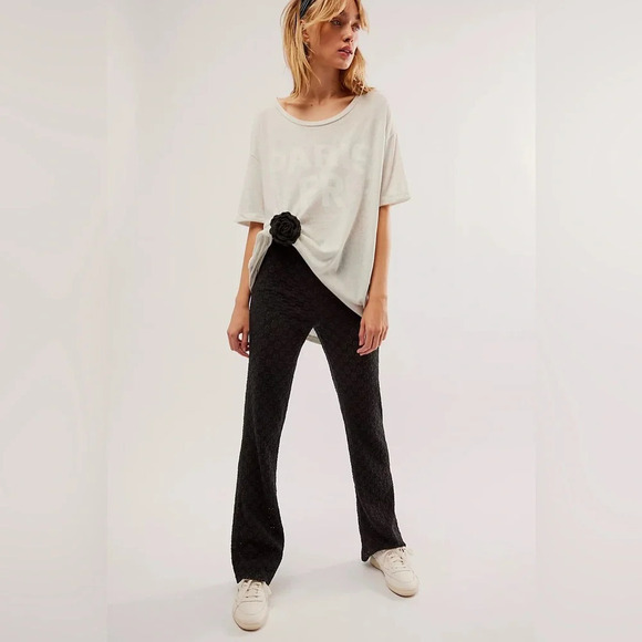 Free People ONE
FP One Ona Lace Flare Pants in black Sz : S-M - Picture 4 of 10